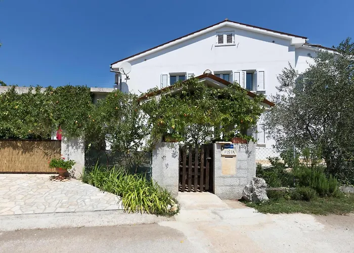 60 Prázdninový dům